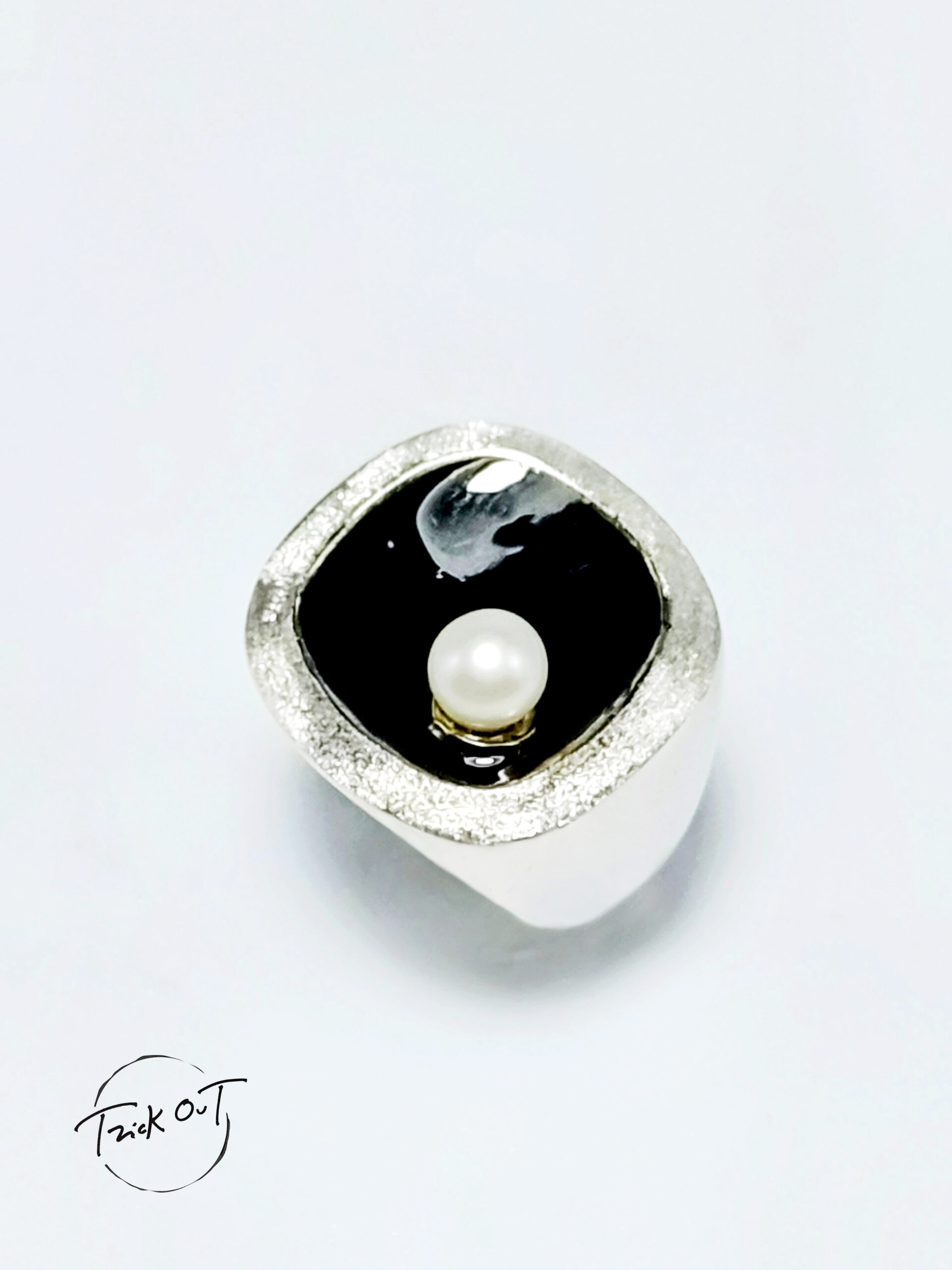 Maridea- Anello Argento 925/ lucido /smalto colore Nero bordo diamantato-perla naturale-Fatto a Mano